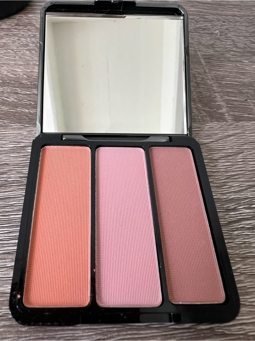 New w/o Box Eve Pearl Blush Trio Sunny Cheeks Matte